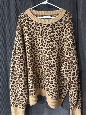 American Eagle Outfitters Leopard Print Crewneck Sweater - Tan & Brown